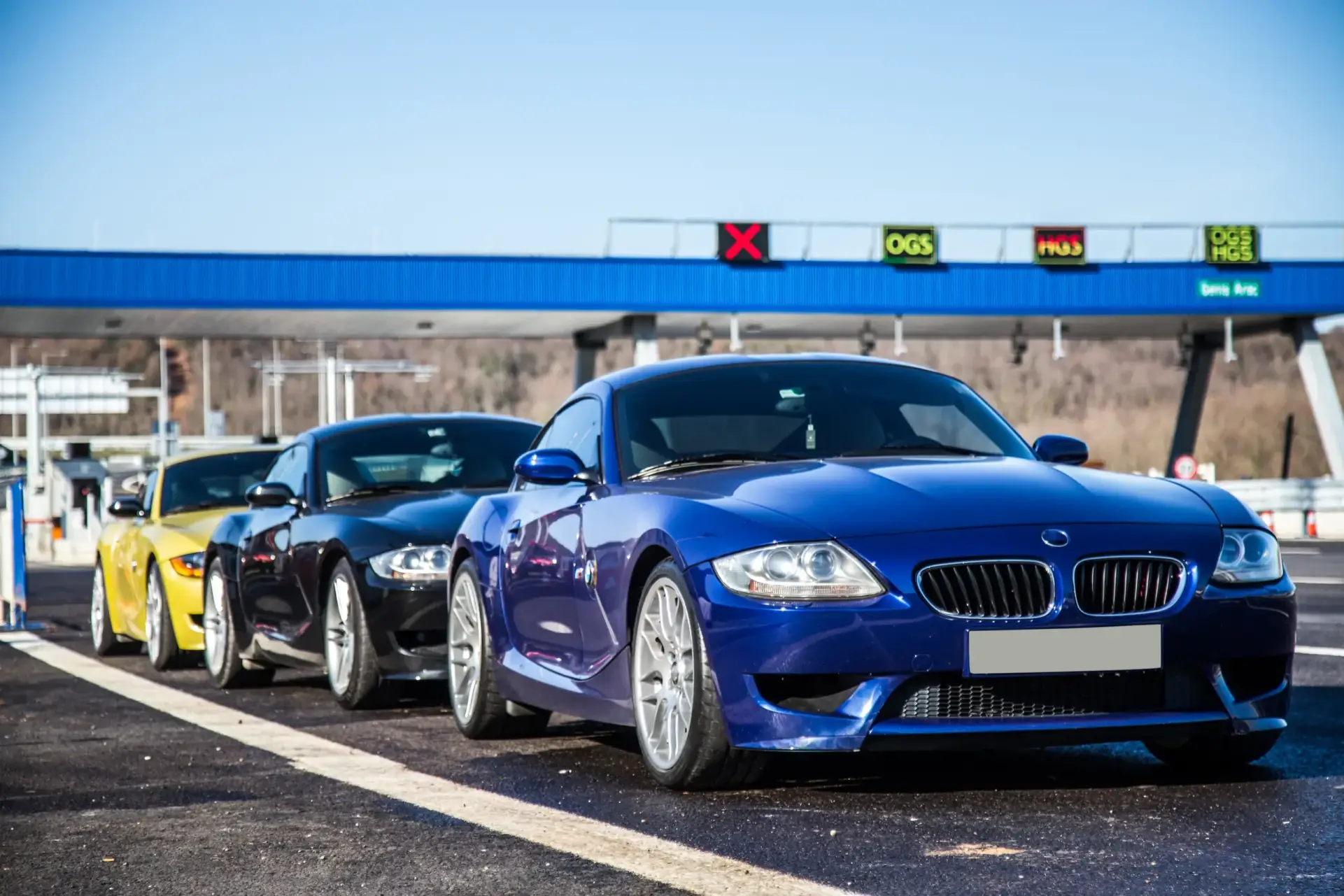 luxury-sedan-sport-cars-road luxury-sedan-sport-cars-road